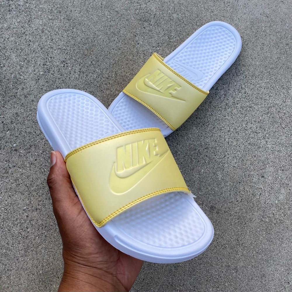 WMNS NIKE BENASSI JDI LEMONHEAD YELLOW LEMONADE WHITES SLIDES